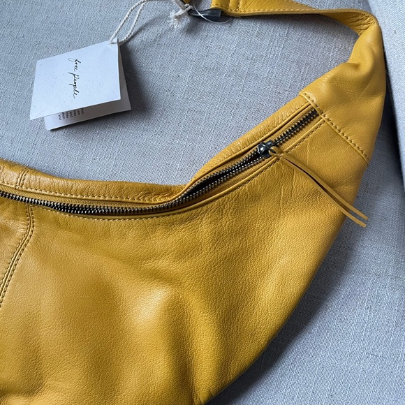 NWT Free People Idle Hands Sling Bag - Picture 3 of 11